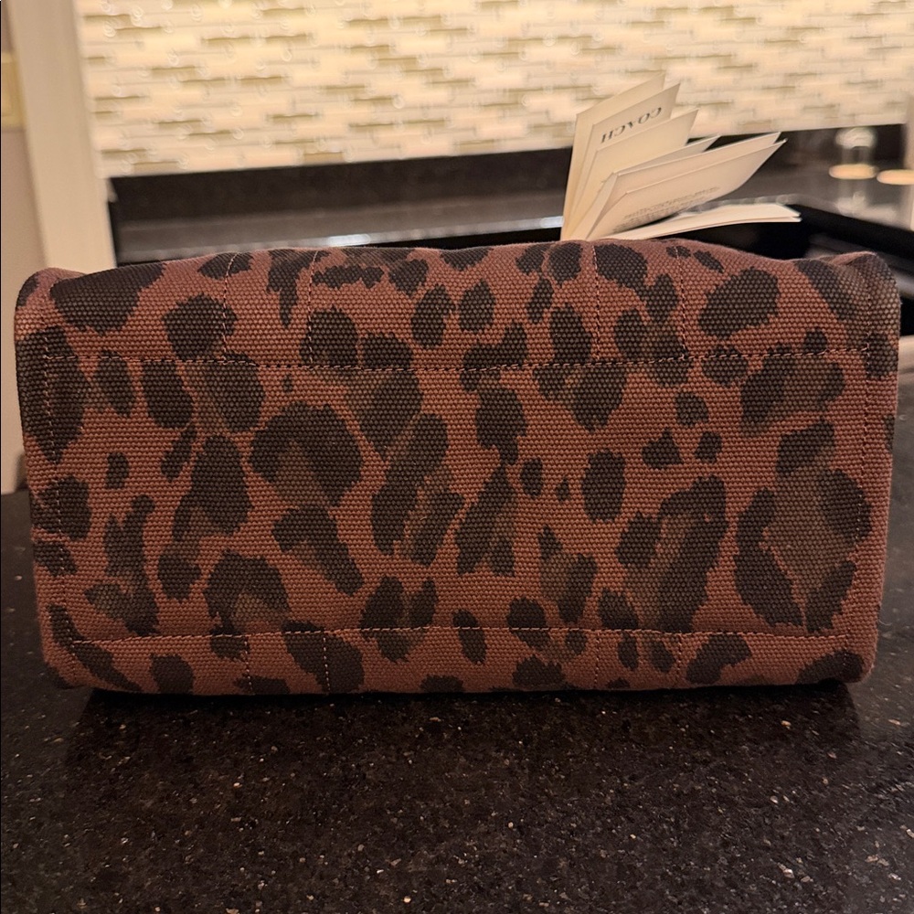 COACH Cargo Tote 26 - Picture 10 of 11